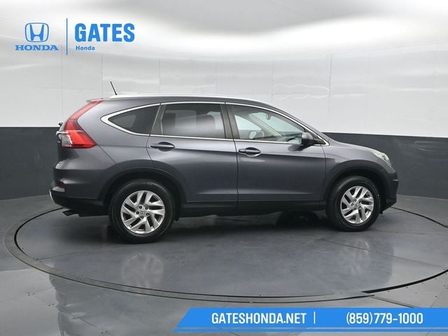 2015 Honda CR-V — rear three-quarter view