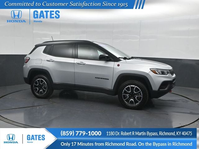2024 Jeep Compass Trailhawk in Silver Zynith Metallic Clearcoat — front three-quarter view