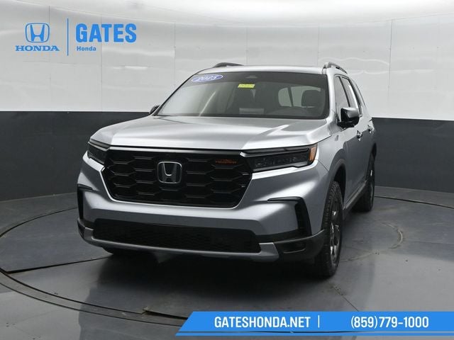 2025 Honda Pilot — detail view