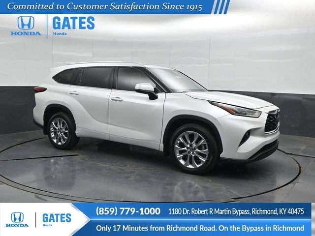 2022 Toyota Highlander Limited in Pearl — front three-quarter view