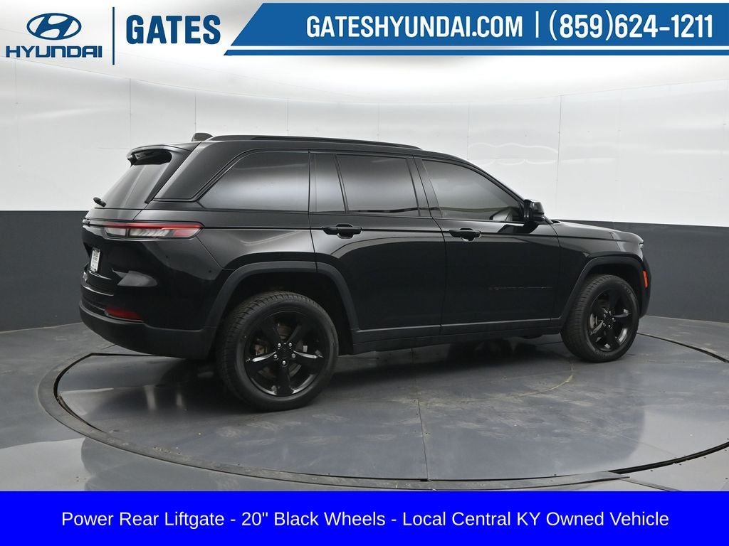 2023 Jeep Grand Cherokee — side profile view