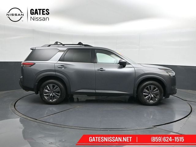 2023 Nissan Pathfinder — rear three-quarter view