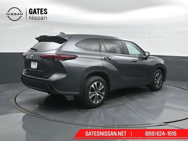 2024 Toyota Highlander — side profile view