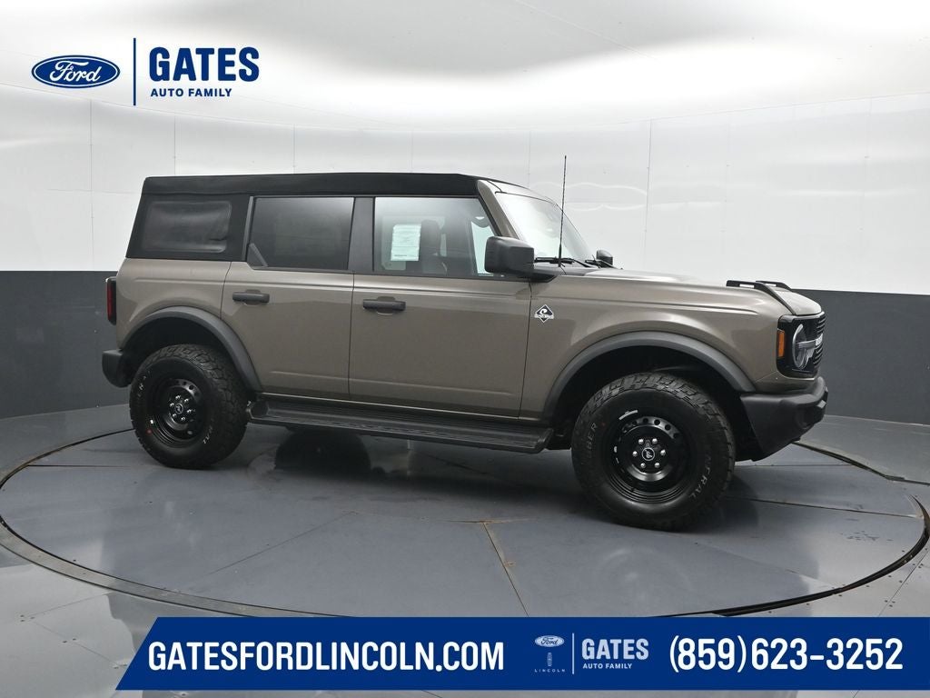 2026 Ford Bronco Outer Banks in Marsh Gray — front three-quarter view