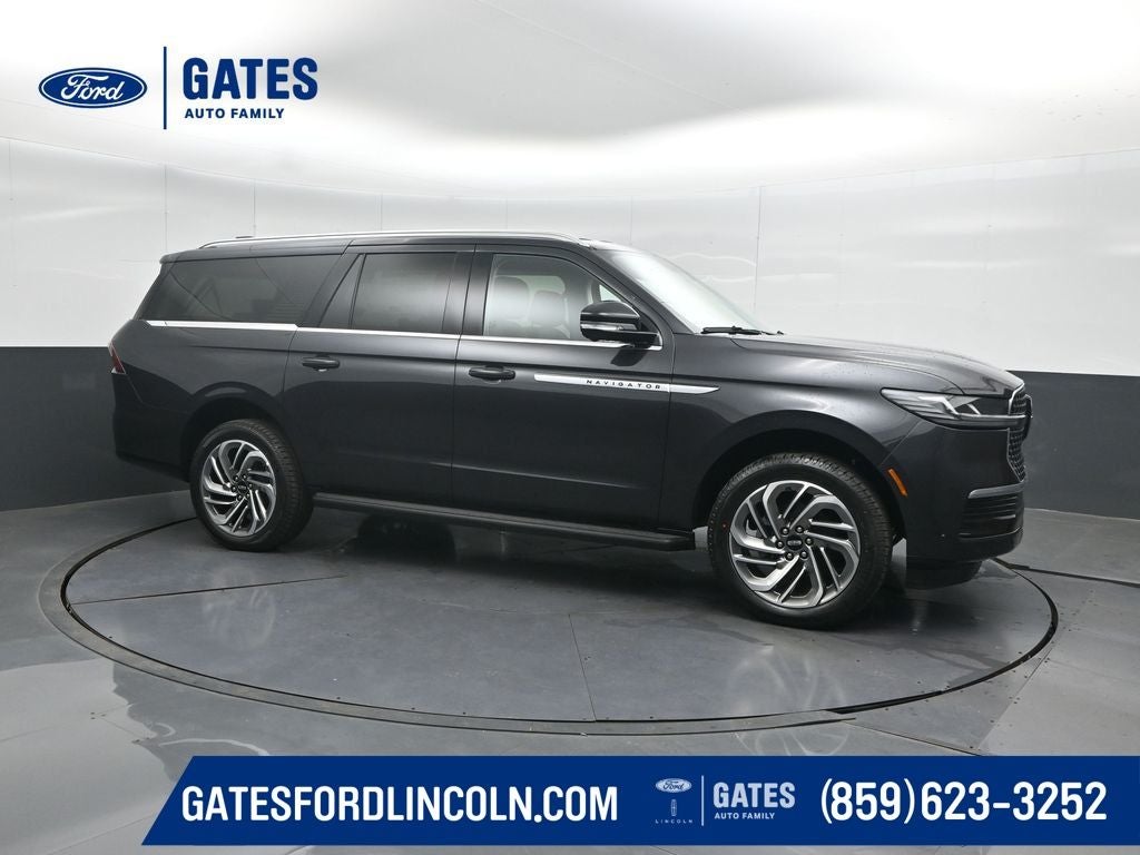 2026 Lincoln Navigator L Premiere in Starlight Gray Metallic — front three-quarter view