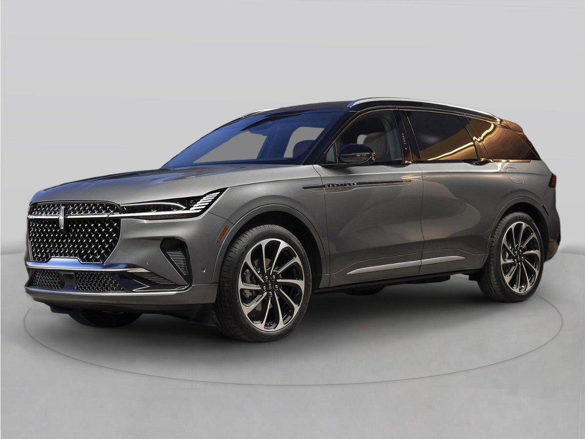 2026 Lincoln Nautilus Premiere in Infinite Black Metallic Clearcoat — front three-quarter view